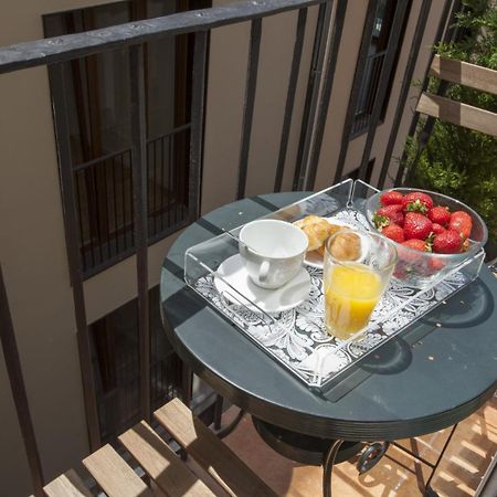 Singularstays Mercado Central Valencia Exteriör bild