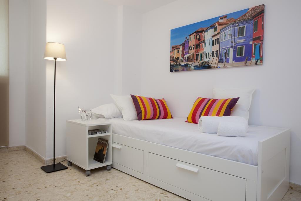 Singularstays Mercado Central Valencia Rum bild